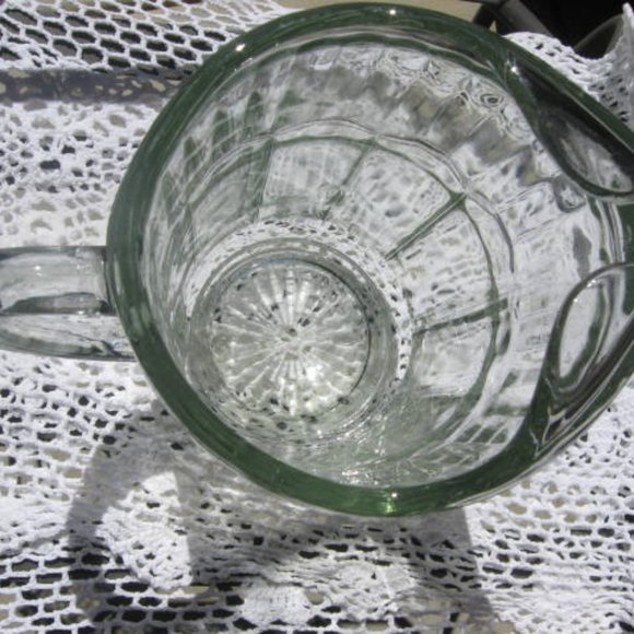 Clear Pitcher - Water - Juice - Tea - Lemonade - Picture 4 of 8